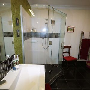 Tane Mahuta Suite
